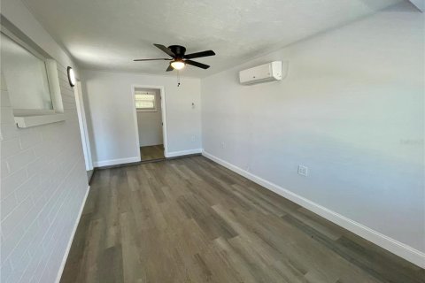 House in New Smyrna Beach, Florida 3 bedrooms, 112.04 sq.m. № 1747081 - photo 10