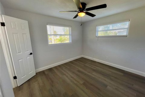 House in New Smyrna Beach, Florida 3 bedrooms, 112.04 sq.m. № 1747081 - photo 23