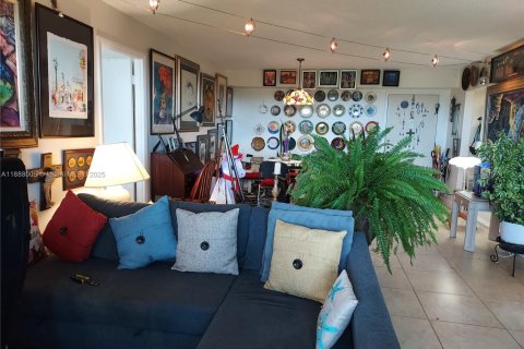 Купить кондоминиум в Пемброк-Пайнс, Флорида 2 спальни, 99.41м2, № 1941911 - фото 19