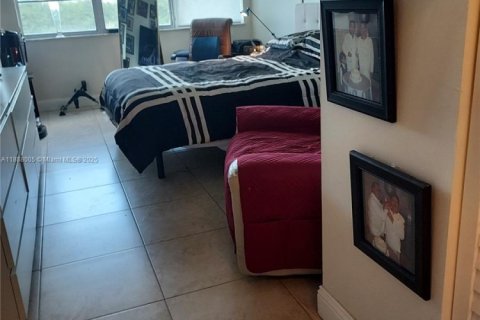 Купить кондоминиум в Пемброк-Пайнс, Флорида 2 спальни, 99.41м2, № 1941911 - фото 30