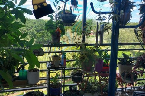 Купить кондоминиум в Пемброк-Пайнс, Флорида 2 спальни, 99.41м2, № 1941911 - фото 21