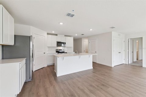 Villa ou maison à vendre à Poinciana, Floride: 3 chambres, 123.37 m2 № 2239342 - photo 5