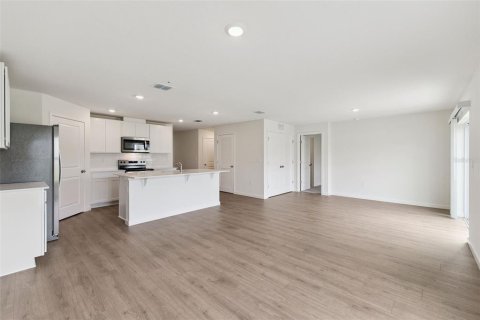Villa ou maison à vendre à Poinciana, Floride: 3 chambres, 123.37 m2 № 2239342 - photo 4