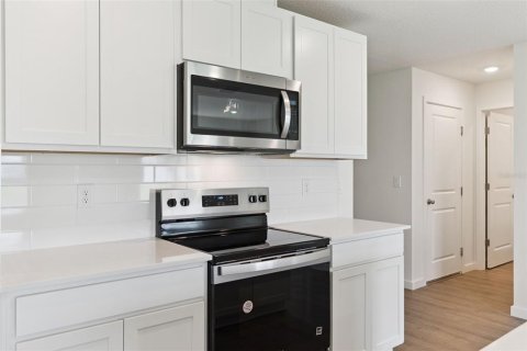Villa ou maison à vendre à Poinciana, Floride: 3 chambres, 123.37 m2 № 2239342 - photo 10