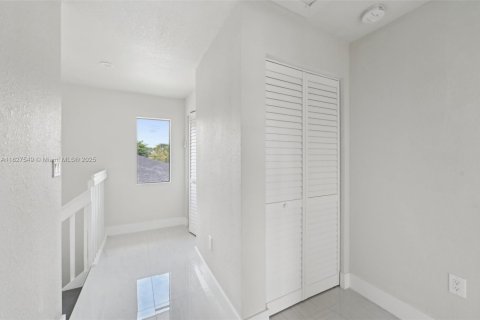 Commercial property in Miami, Florida № 1798866 - photo 27