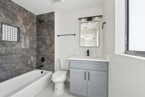 Commercial property in Miami, Florida № 1798866 - photo 26