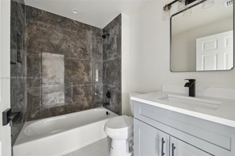 Commercial property in Miami, Florida № 1798866 - photo 17