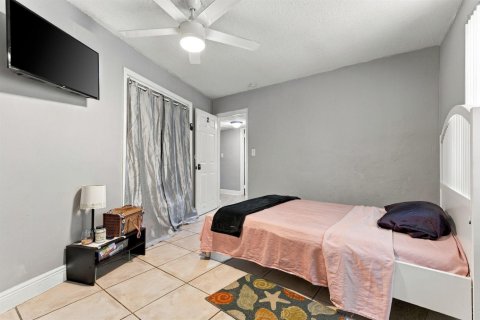 Casa en venta en Hollywood, Florida, 3 dormitorios, 147.81 m2 № 2431328 - foto 17