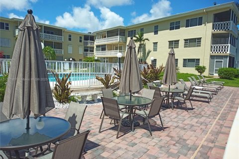 Copropriété à vendre à Hallandale Beach, Floride: 1 chambre, 67.82 m2 № 1961486 - photo 23