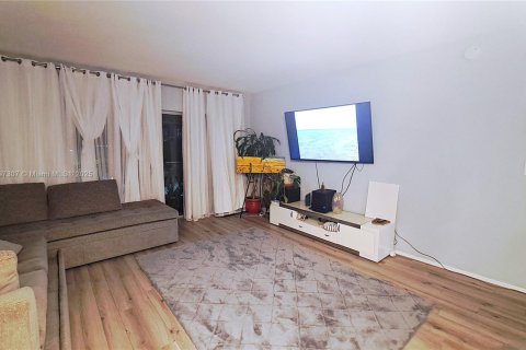 Copropriété à vendre à Hallandale Beach, Floride: 1 chambre, 67.82 m2 № 1961486 - photo 6