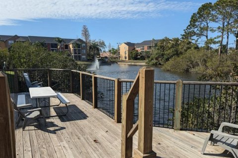 Condo in Saint Petersburg, Florida, 1 bedroom № 2222449 - photo 5