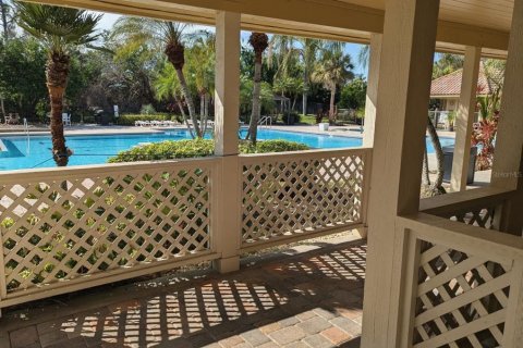 Condo in Saint Petersburg, Florida, 1 bedroom № 2222449 - photo 11