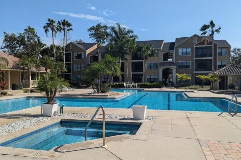 Condo in Saint Petersburg, Florida, 1 bedroom № 2222449 - photo 9