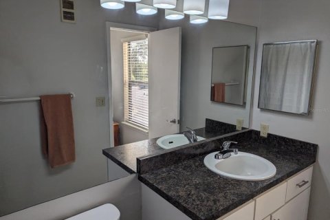 Condo in Saint Petersburg, Florida, 1 bedroom № 2222449 - photo 18
