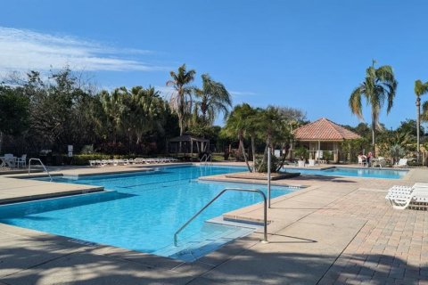 Condo in Saint Petersburg, Florida, 1 bedroom № 2222449 - photo 10