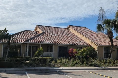 Condo in Saint Petersburg, Florida, 1 bedroom № 2222449 - photo 3