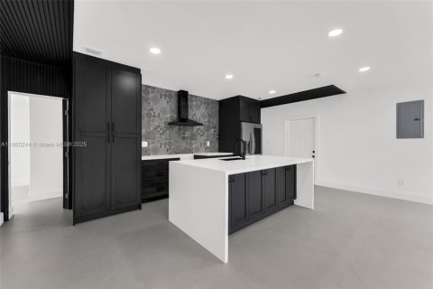 Propiedad comercial en venta en Miami, Florida, 149.76 m2 № 1893451 - foto 10