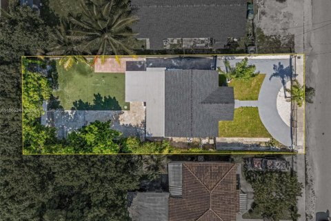 Propiedad comercial en venta en Miami, Florida, 149.76 m2 № 1893451 - foto 26