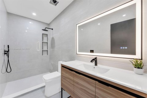 Propiedad comercial en venta en Miami, Florida, 149.76 m2 № 1893451 - foto 21