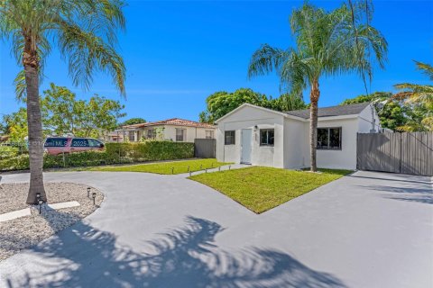 Propiedad comercial en venta en Miami, Florida, 149.76 m2 № 1893451 - foto 4