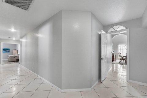 House in Coral Springs, Florida 5 bedrooms, 237.74 sq.m. № 2190050 - photo 24