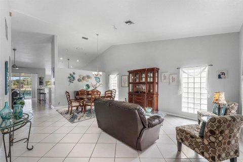 House in Coral Springs, Florida 5 bedrooms, 237.74 sq.m. № 2190050 - photo 7