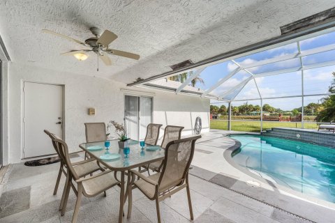 House in Coral Springs, Florida 5 bedrooms, 237.74 sq.m. № 2190050 - photo 25