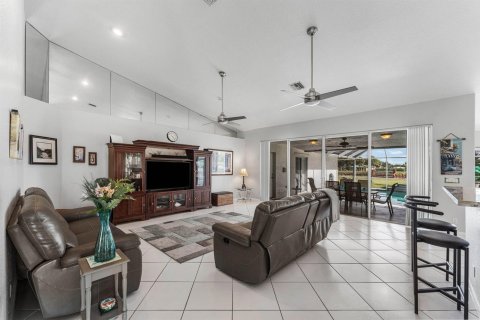 House in Coral Springs, Florida 5 bedrooms, 237.74 sq.m. № 2190050 - photo 9