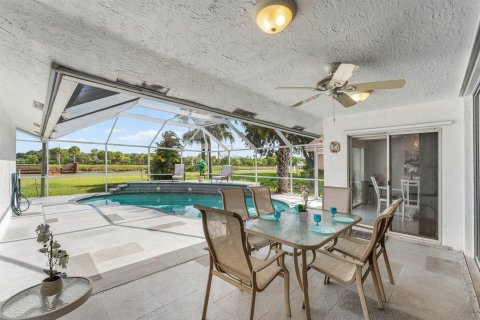 House in Coral Springs, Florida 5 bedrooms, 237.74 sq.m. № 2190050 - photo 5