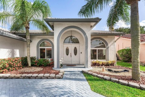 House in Coral Springs, Florida 5 bedrooms, 237.74 sq.m. № 2190050 - photo 2