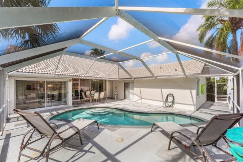 House in Coral Springs, Florida 5 bedrooms, 237.74 sq.m. № 2190050 - photo 28
