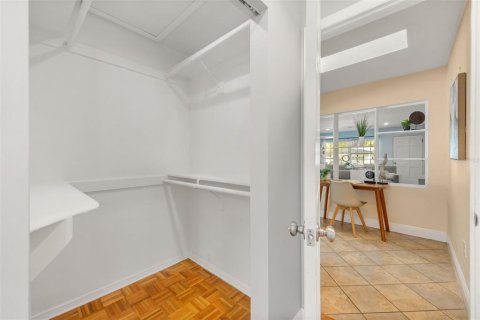 Casa en venta en Orlando, Florida, 3 dormitorios, 197.88 m2 № 2383763 - foto 2