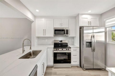 Copropriété à vendre à Margate, Floride: 2 chambres, 90.12 m2 № 1775174 - photo 1