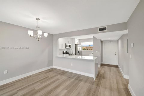 Copropriété à vendre à Margate, Floride: 2 chambres, 90.12 m2 № 1775174 - photo 14