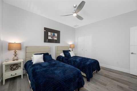 House in Saint Petersburg, Florida 3 bedrooms, 165.18 sq.m. № 2195878 - photo 27