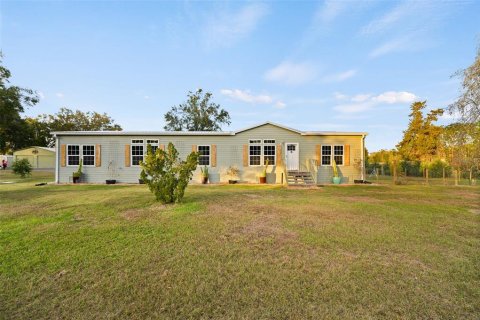 House in Alachua, Florida 2 bedrooms, 211.82 sq.m. № 2201417 - photo 2