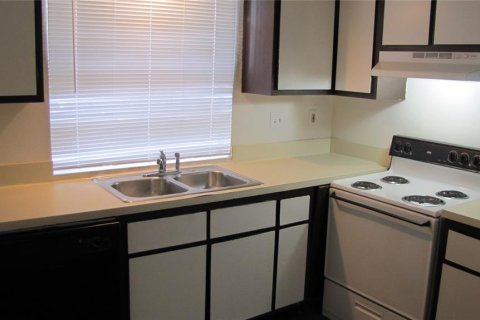 Condominio en alquiler en Tampa, Florida, 2 dormitorios, 105.72 m2 № 1915285 - foto 5