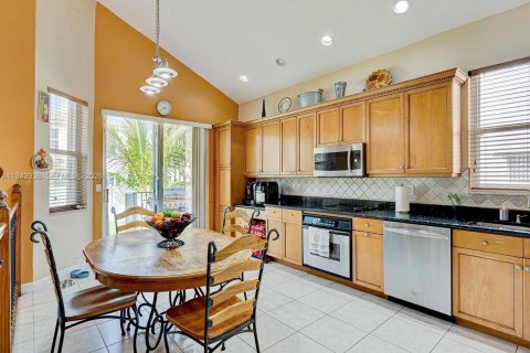 Villa ou maison à louer à Miramar, Floride: 4 chambres, 222.13 m2 № 1999282 - photo 2