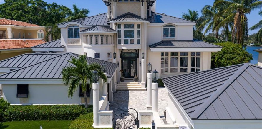Villa ou maison à Saint Petersburg, Floride 5 chambres, 477.89 m2 № 1900655