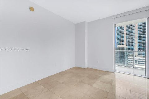Condominio en alquiler en Miami, Florida, 1 dormitorio, 78.32 m2 № 2010134 - foto 18
