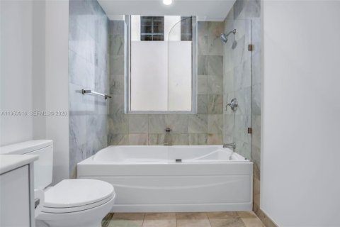 Condominio en alquiler en Miami, Florida, 1 dormitorio, 78.32 m2 № 2010134 - foto 23