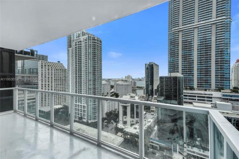 Condominio en Miami, Florida, 1 dormitorio  № 2010134