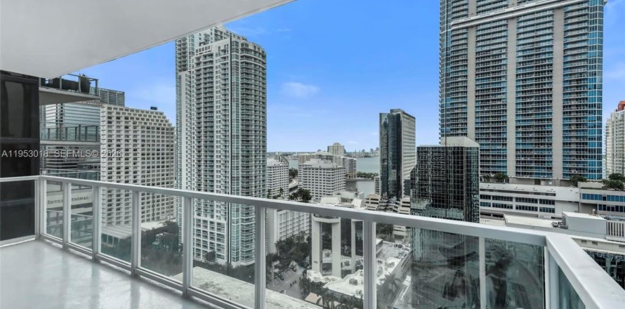 Condominio en Miami, Florida, 1 dormitorio  № 2010134