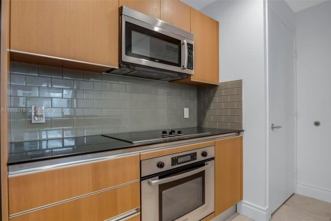 Condominio en alquiler en Miami, Florida, 1 dormitorio, 78.32 m2 № 2010134 - foto 17