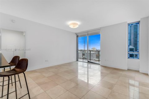 Condominio en alquiler en Miami, Florida, 1 dormitorio, 78.32 m2 № 2010134 - foto 4