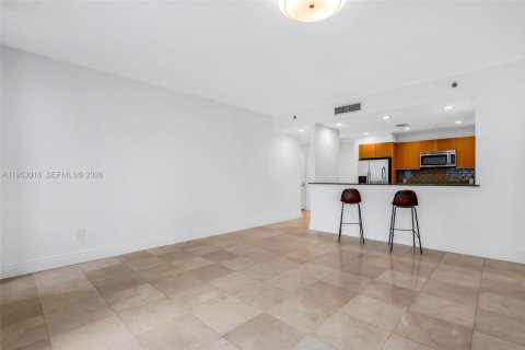 Condominio en alquiler en Miami, Florida, 1 dormitorio, 78.32 m2 № 2010134 - foto 8