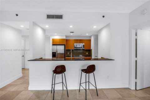 Condominio en alquiler en Miami, Florida, 1 dormitorio, 78.32 m2 № 2010134 - foto 11