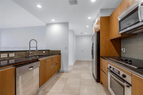 Condominio en alquiler en Miami, Florida, 1 dormitorio, 78.32 m2 № 2010134 - foto 16