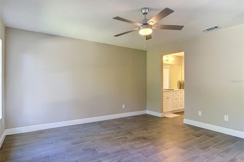 House in Deltona, Florida 3 bedrooms, 158.21 sq.m. № 2418503 - photo 26