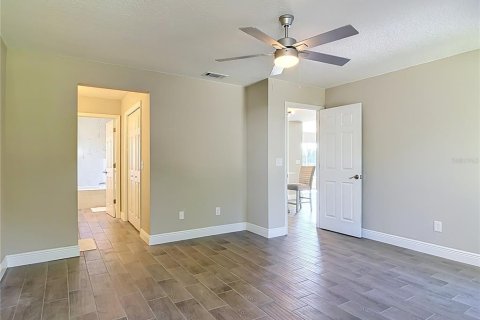 House in Deltona, Florida 3 bedrooms, 158.21 sq.m. № 2418503 - photo 28